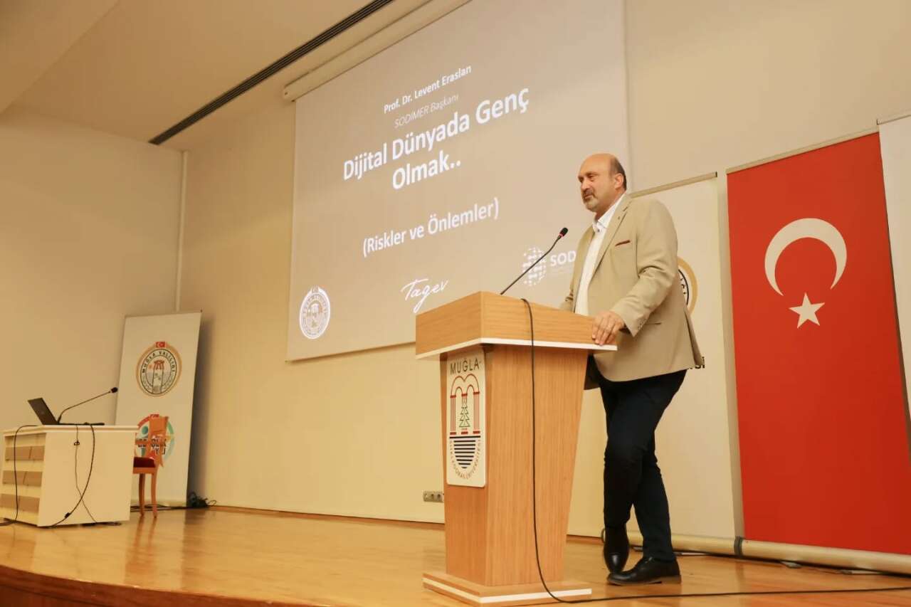 Muğla’da “Dijital Dünya’da Genç Olmak” Konferansı Düzenlendi 3